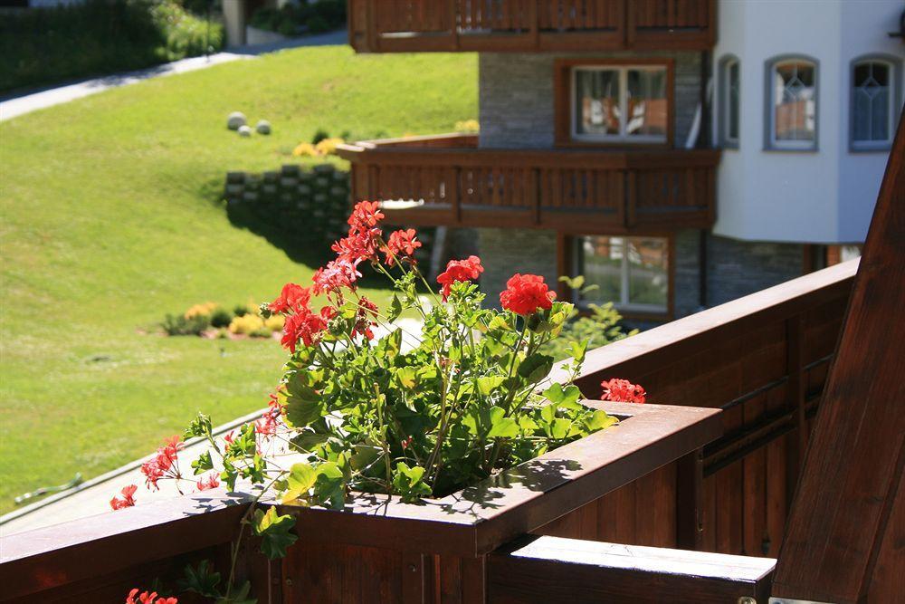 Berghof Garni - The Dom Collection Bed & Breakfast Saas Fee Dış mekan fotoğraf