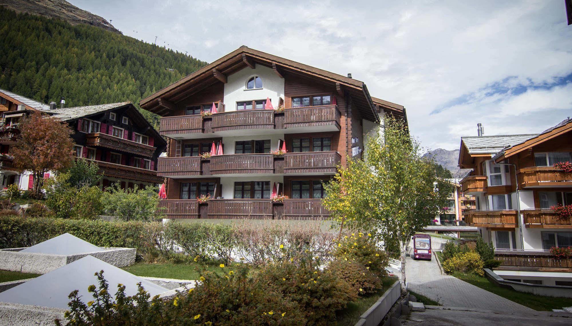 Berghof Garni - The Dom Collection Bed & Breakfast Saas Fee Dış mekan fotoğraf